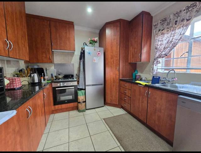 2 BEDROOM TOWNHOUSE FOR SALE IN ANNLIN